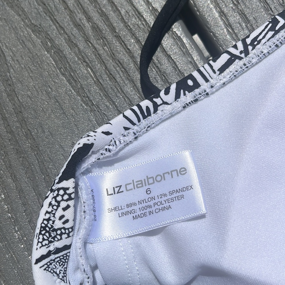 Patterned One Piece Bathing - Picture 7 of 7
